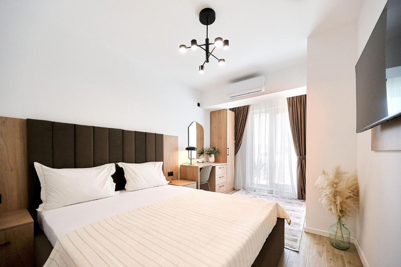 Sea La Vie 240 In Infinity - Parking Mamaia